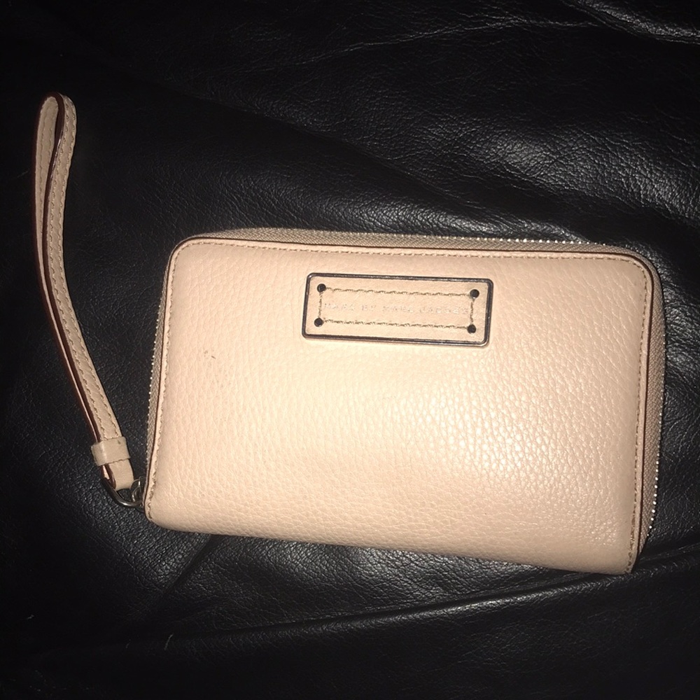 Marc Jacobs Cell Phone Wallet